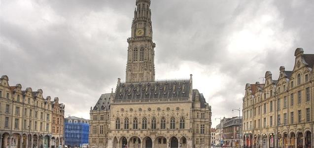 La ville d'Arras et son beffroi